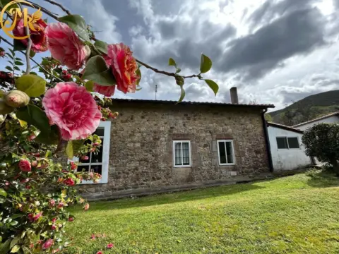 Casa en calle Treceño-Molina