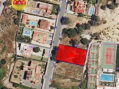 Terreno en calle Alhucema