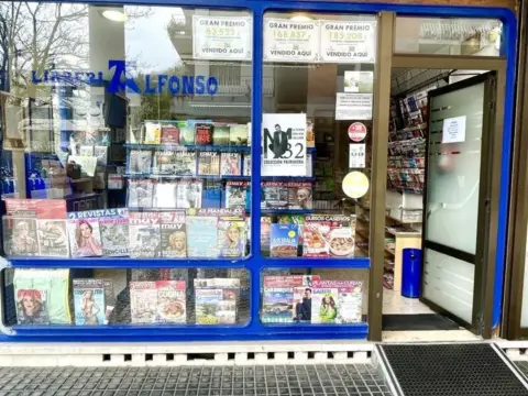 Local comercial en calle de Javier Barkaiztegi