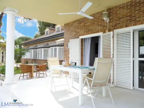 Chalet en Urbanización Pino Grande