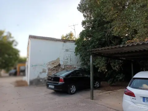 Terreno en calle Huertas Bajas