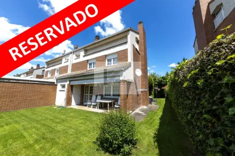 Casa pareada en calle de Gurimendi