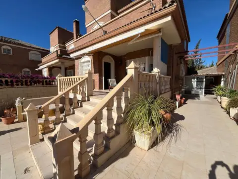 Chalet en calle Onil