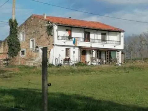 Chalet en calle Montecillo - C. Puente Agüero