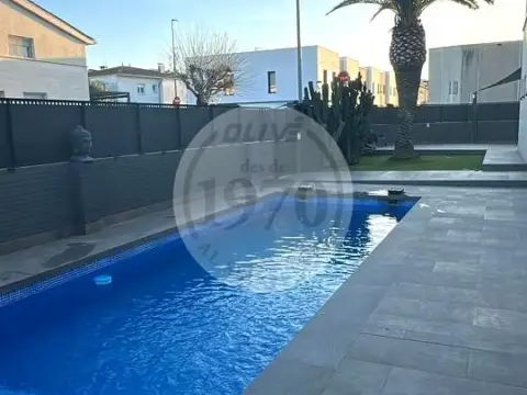Casa adosada en Carrer dels Pirineus