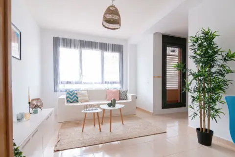 Piso en calle Cavanilles, 1