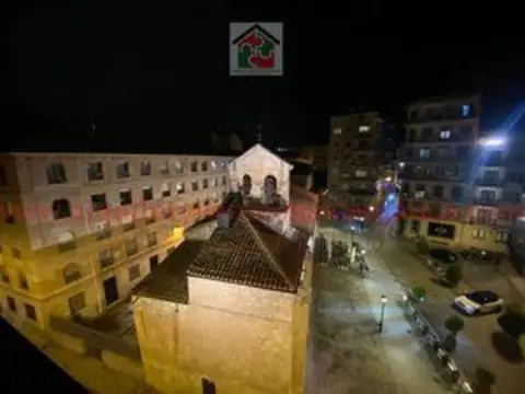 Piso en Plaza de la Fuente