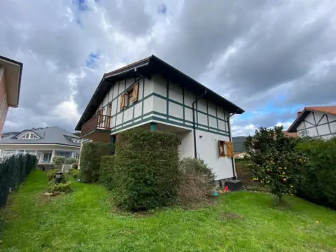 Chalet en Barrio Samano