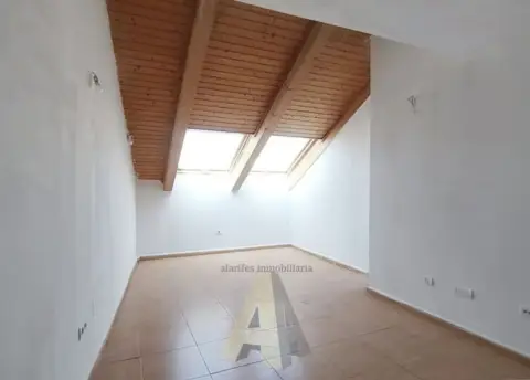 Piso en calle de Padilla, 4