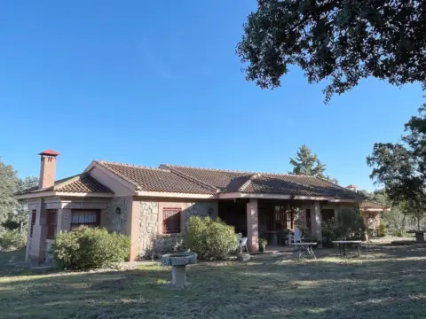 Chalet en Pino Alto - Navarredonda