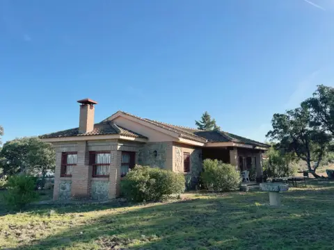 Chalet en Pino Alto - Navarredonda