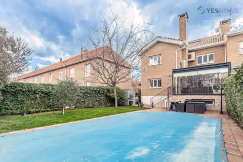 Casa pareada en Villanueva de La Cañada