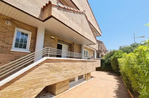 Casa pareada en Villanueva de La Cañada