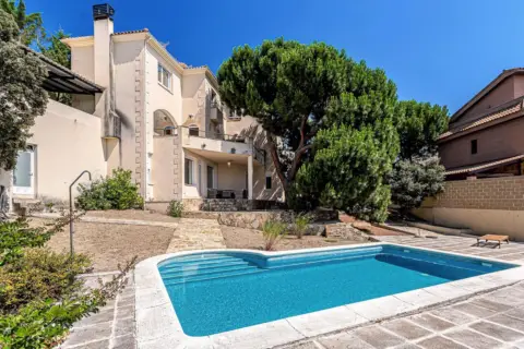 Chalet en Pino Alto - Navarredonda