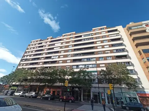 Piso en calle de Violante de Hungría
