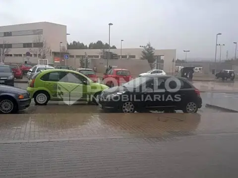 Local comercial en calle Pablo Monguio