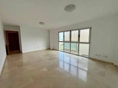 Piso en calle Piso en Avenida Juan Carlos I, 5