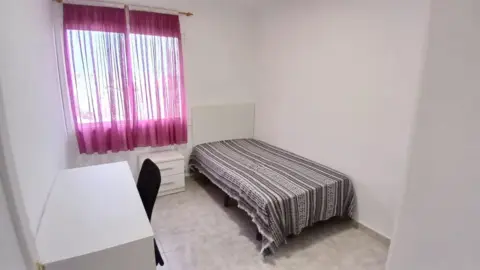 Habitación en calle Azafata Delgado
