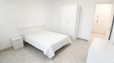 Habitación en calle Azafata Delgado