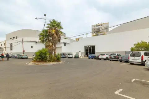 Nave industrial en calle General Bravo, 117