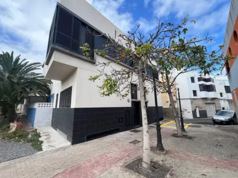 Dúplex en calle Mar Azul