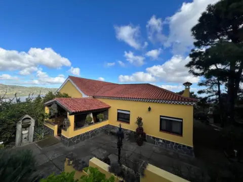 Chalet en calle de las Brisas