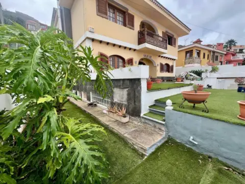 Chalet en calle del Músico José María Tarridas