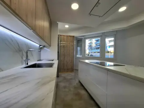 Piso en calle de Simón Bolívar