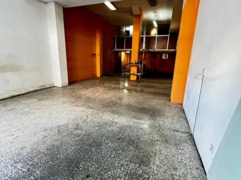 Local comercial en calle de Gerona