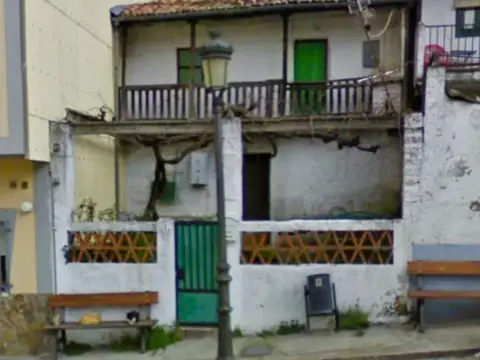 Casa adosada en Plaza de Nava, 1