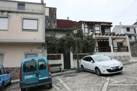 Casa adosada en Plaza de Nava, 1