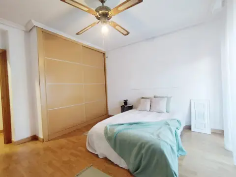 Piso en Reyes Catolicos