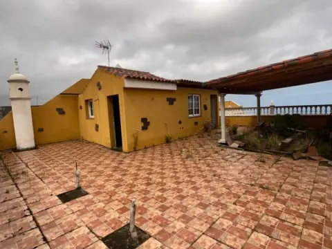 Casa pareada en Camino Polo