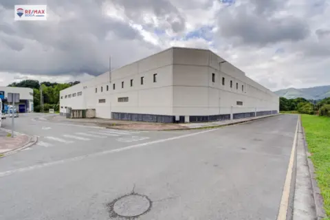 Nave industrial en Gernika-Lumo