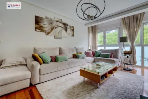 Piso en calle Saratsuegi