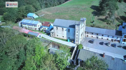 Edificio en calle de la Fábrica, 14