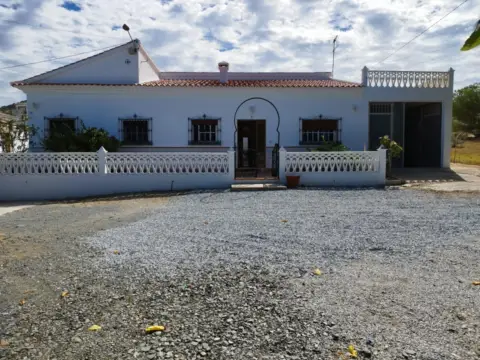 Chalet en Pantano La Viñuela