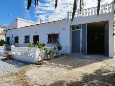 Chalet en Pantano La Viñuela