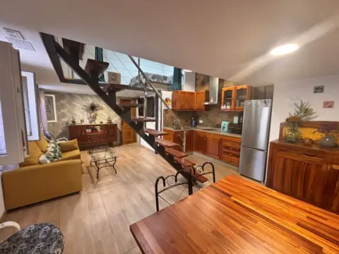 Estudio en Avenida Familia Betancourt y Molina