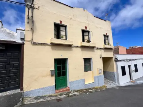Casa rústica en calle de la Rosa