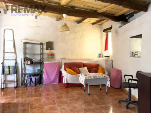 Casa rústica en calle Merayo, 179