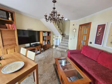 Casa adosada en Villamayor