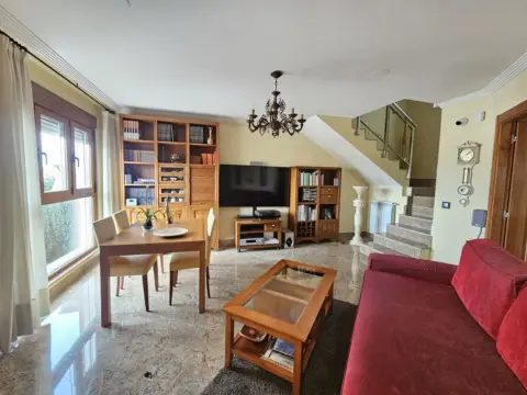 Casa adosada en Villamayor