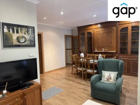 Piso en calle de Ramón y Cajal