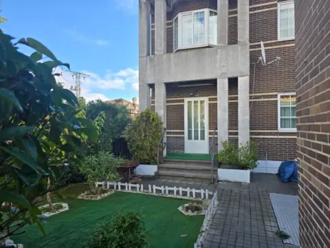 Casa pareada en calle de Valdevacas, 2