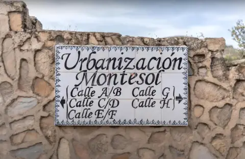 Terreny a Urbanización de Montesol