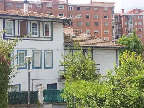 Chalet en calle Cooperativa Ciudad Jardin