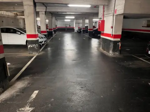 Garaje en calle de Basozelai