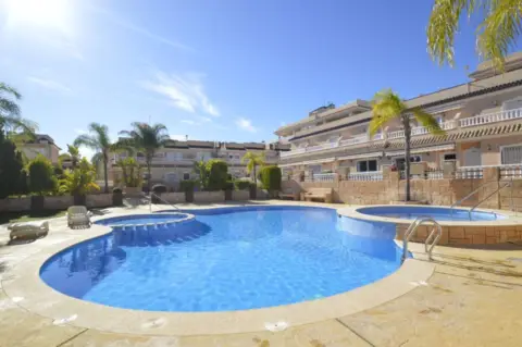Casa adosada en Los Dolses