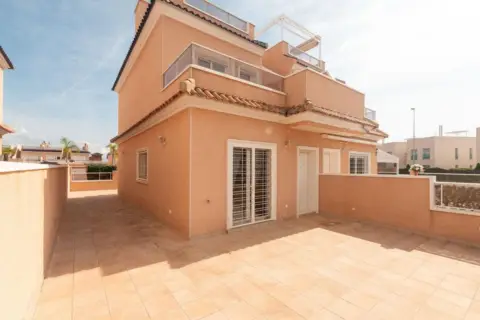 Casa pareada en Lomas de Cabo Roig